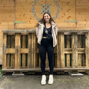 Meet your Posher, Anna